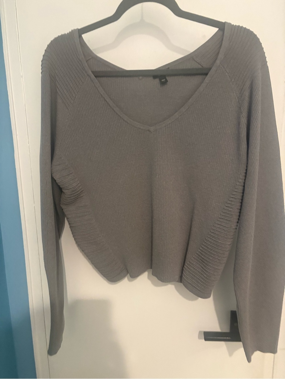Express Gray Ribbed V-Neck Pullover Sweater